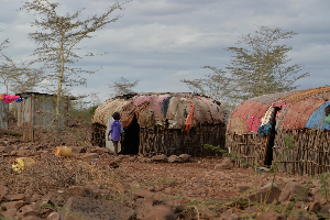Nord du Kenya, huttes Samburu